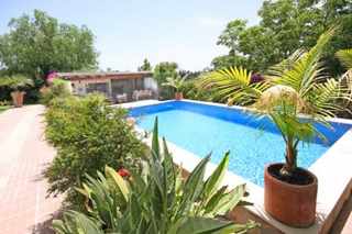 Pool and outdoor lounge